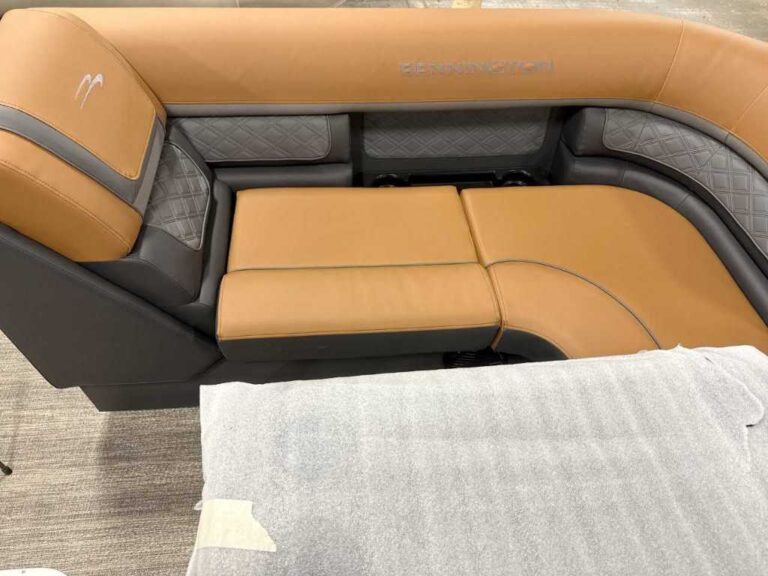 2026 Bennington 22SSR - SPS - Luxe - Blackout US-ETWS0129L526 [photo 3]